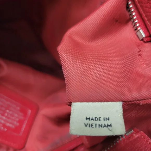 COACH Vintage Women's Leather Pebbled Medium Shoulder Bag